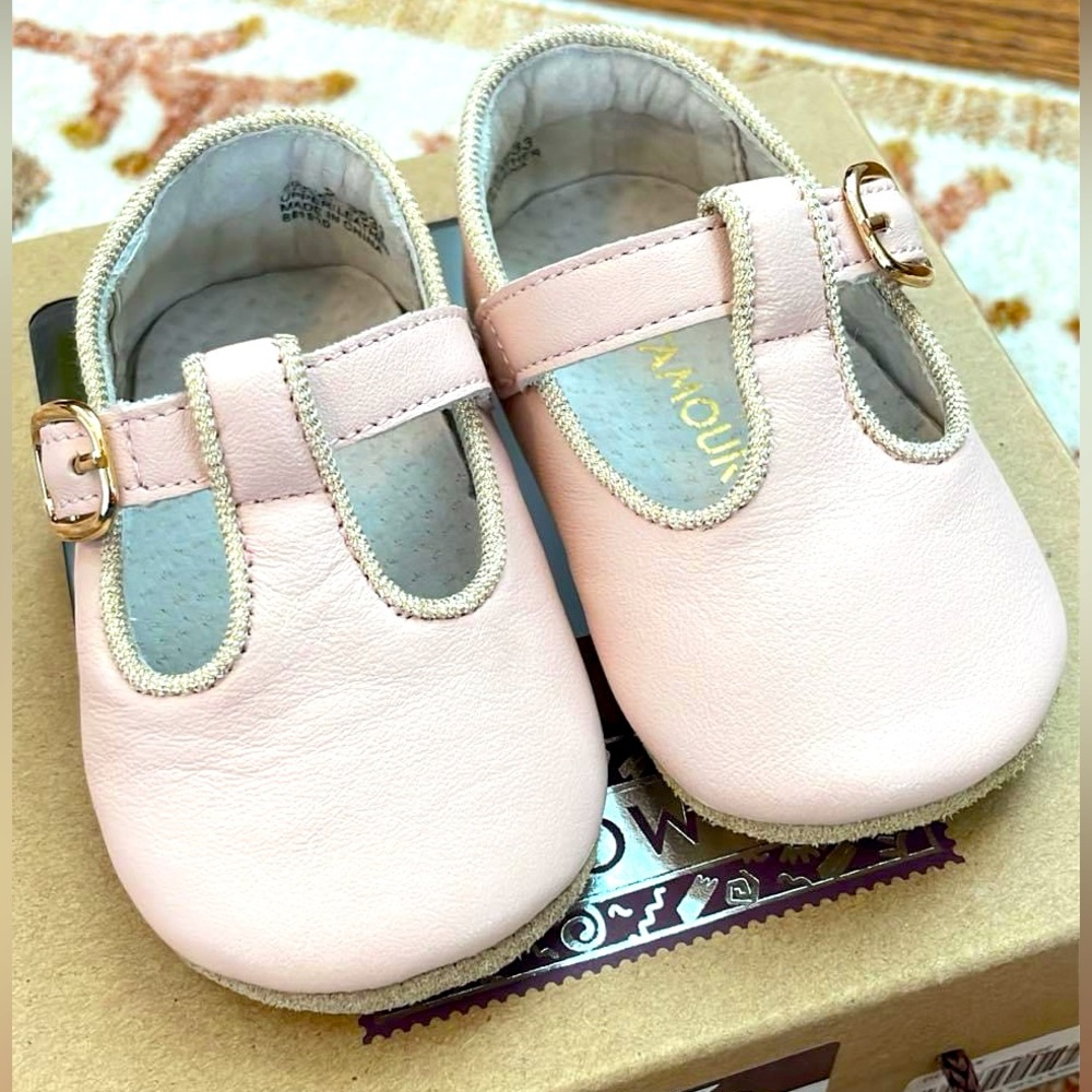 L’Amour Size 2 Blush Pink Crib Shoes with Gold Piping